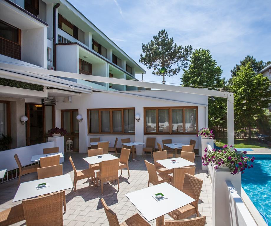 Hotel Mar Del Plata Grado Bagian luar foto