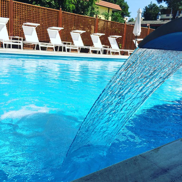 Hotel Mar Del Plata Grado Bagian luar foto